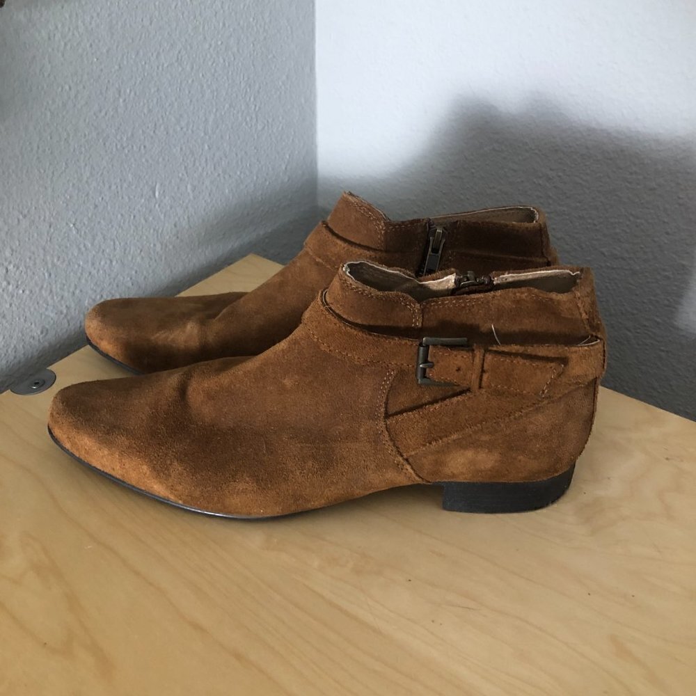 Asos Suede Buckle Ankle Zip Booties Men's size 9 Tan Brown Pointed Toe Moto